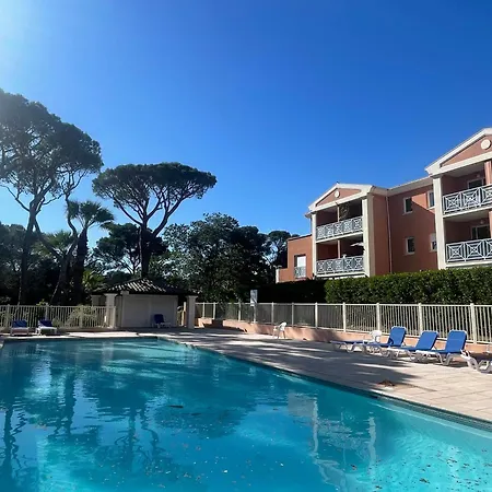 Cosy Avec Piscine Appartamento Saint-Raphaël